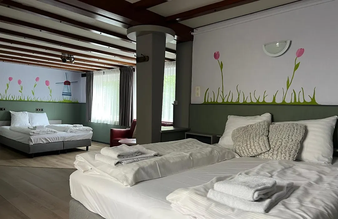 Hotel Gaudi-1